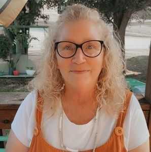 Meet your Posher, Sharon